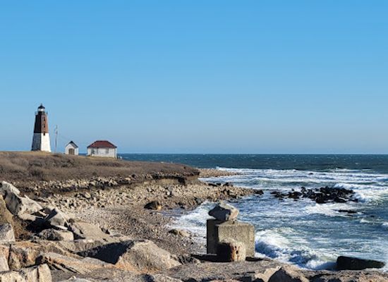 rhode-island/narragansett-beach/landmark/point-judith-fisherman-s-memorial