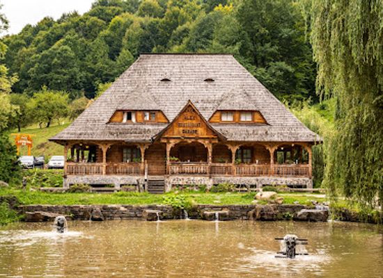 romania/maramures/landmark/pastravaria-alex-mara