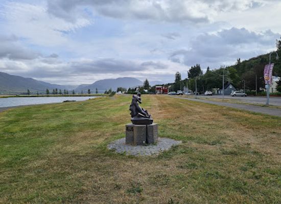 iceland/akureyri-area/landmark/utbra