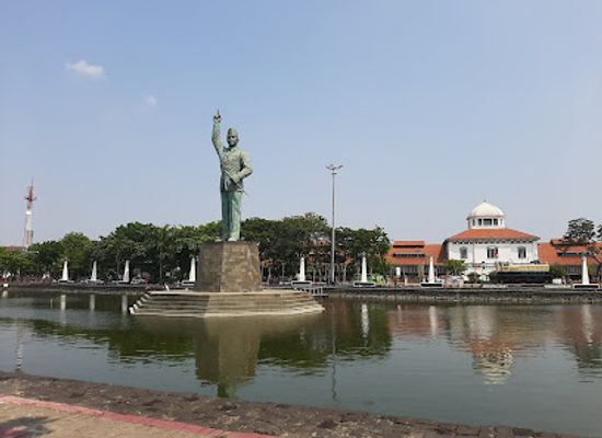 indonesia/semarang/landmark/ir-soekarno-statue