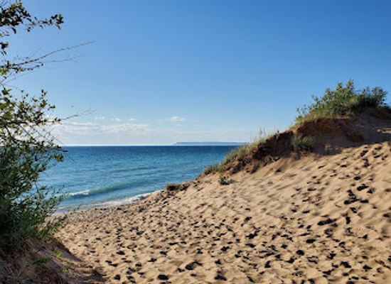 michigan/sleeping-bear-dunes-national-lakeshore/landmark/dunes-trail