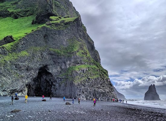 iceland/vik/landmark/reynisfjara-black-sand-beach
