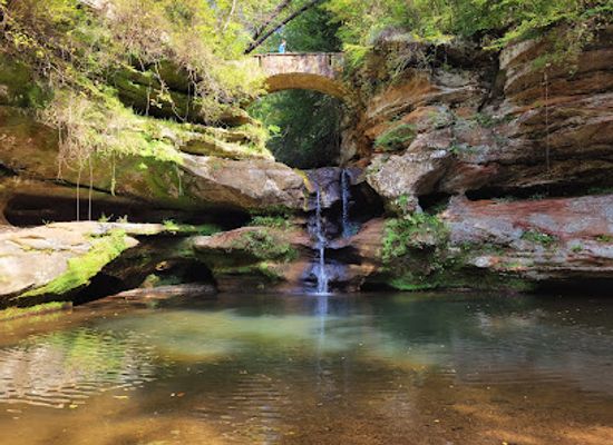 ohio/hocking-hills/landmark/hocking-hills-state-park-old-man-s-cave