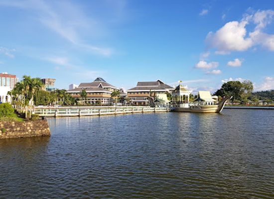 brunei/temburong-district/landmark/omar-ali-saifuddien-mosque