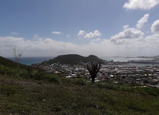sint-maarten/cole-bay/landmark/cole-bay-hill