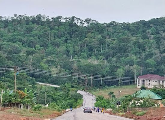 ghana/kusaug/landmark/twenedurase-kwahu-signpost