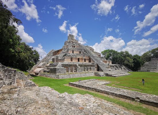 mexico/campeche/landmark/edzna-archaeological-zone