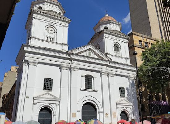 colombia/medellin/la-candelaria/landmark/basilica-of-our-lady-of-candelaria