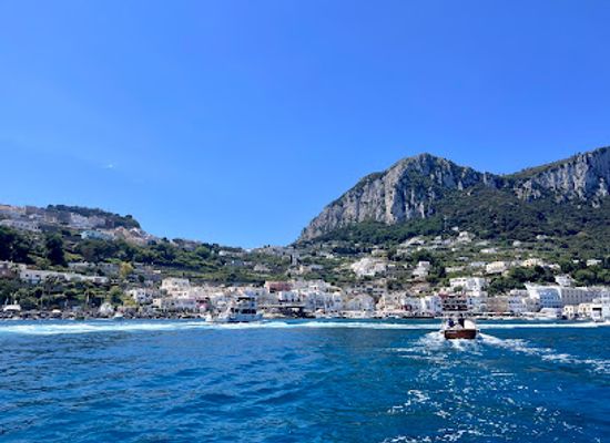 italy/capri/landmark/capri-boat-tours