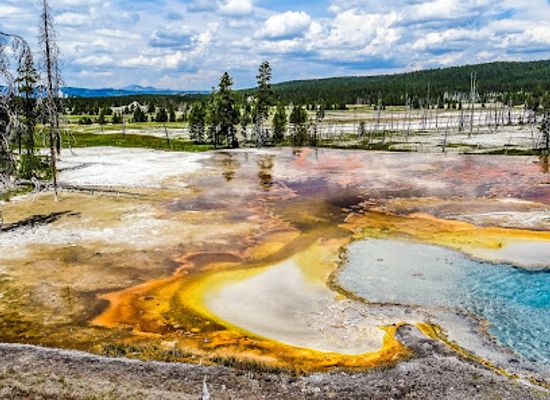 wyoming/yellowstone-national-park/landmark/firehole-spring