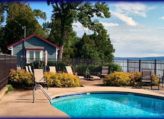 wisconsin/sturgeon-bay/landmark/cliff-dwellers-resort
