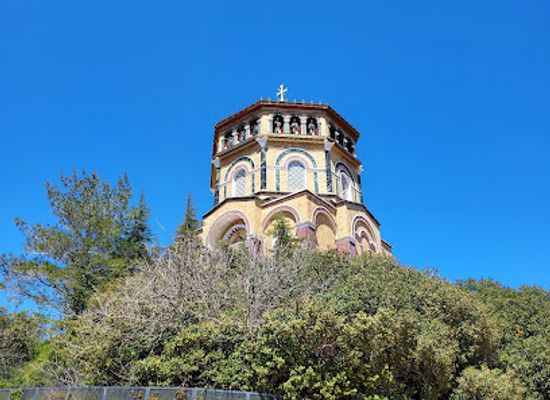 cyprus/kykkos-monastery/landmark/grave-of-archbishop-makarios