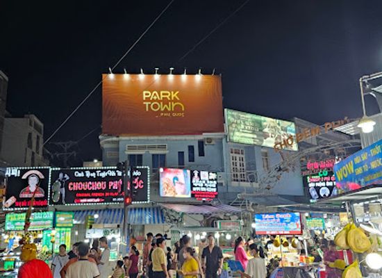 vietnam/phu-quoc/landmark/bach-dang-night-market