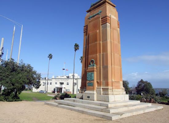 australia/melbourne/st-kilda/landmark/st-kilda-cenotaph