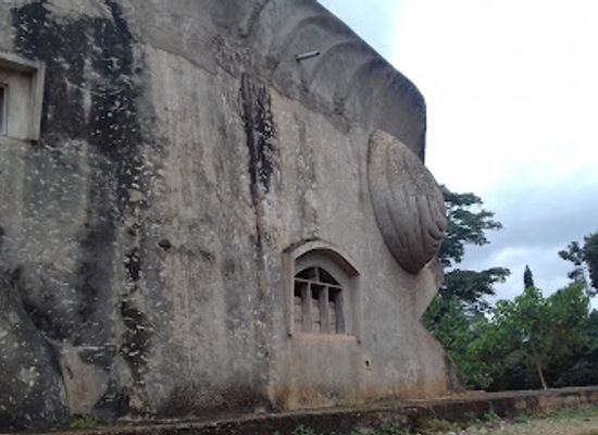 benin/zou/landmark/basilique-cameleon