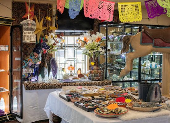 oklahoma/moore/landmark/andaluz-artisan-crystal-rock-shop