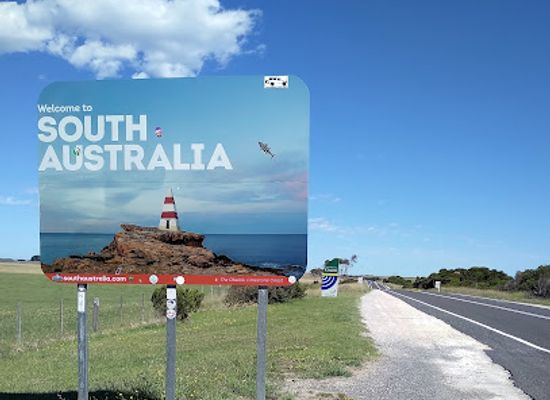australia/south-east-south-australia/landmark/welcome-to-south-australia-sign