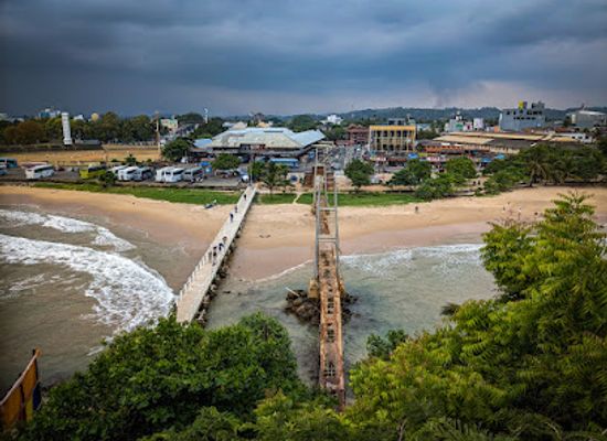 sri-lanka/matara/landmark/matara-paravi-duwa-beach