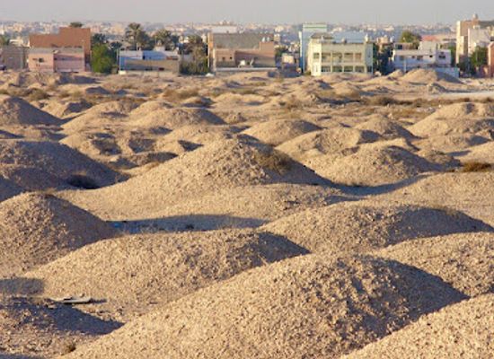 bahrain/hamad-town/landmark/aali-and-sar-burial-mounds