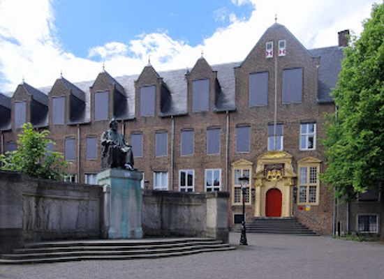 netherlands/achterhoek/landmark/statue-of-franciscus-cornelis-donders