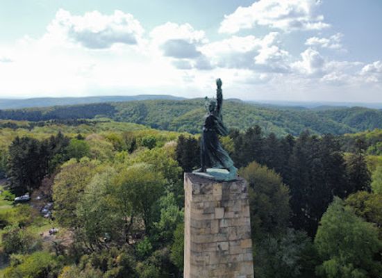 serbia/fruska-gora-national-park/landmark/spomenik-nob-na-iriskom-vencu