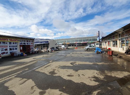 georgia/shida-kartli/landmark/tsmindatskali-market