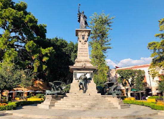 mexico/central-mexico/landmark/monument-of-the-corregidora