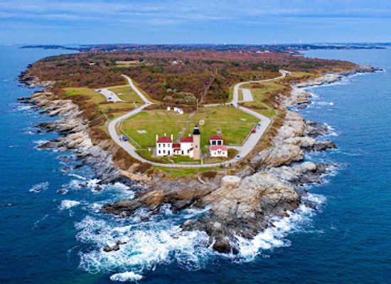 rhode-island/newport-coastline/landmark/beavertail-lighthouse-museum