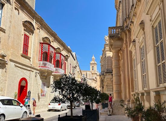 malta/mdina/landmark/bastion-square