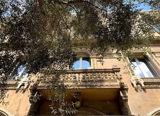 italy/calabria/landmark/palazzo-dell-ape
