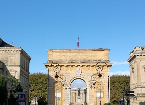 france/montpellier/port-marianne/landmark/arc-de-triomphe