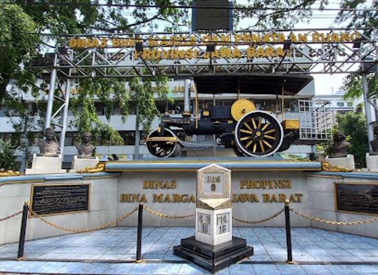 indonesia/bandung/landmark/the-centre-of-bandung-0-km-monument