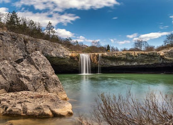 croatia/istrian-peninsula/landmark/zarecki-krov-waterfall