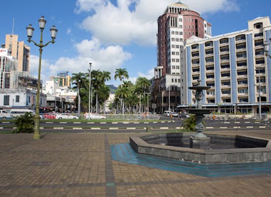 mauritius/pamplemousses/landmark/sir-sewoosagur-ramgoolam-statue