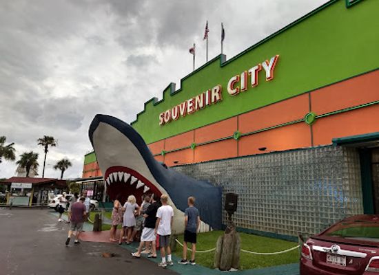 alabama/gulf-shores/landmark/souvenir-city