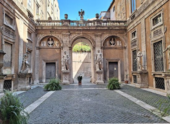 italy/rome/landmark/palazzo-mattei