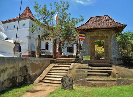 sri-lanka/bentota/landmark/galapatha-royal-temple