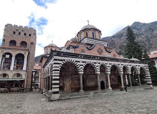 bulgaria/rila/landmark/the-cave-of-saint-john-of-rila