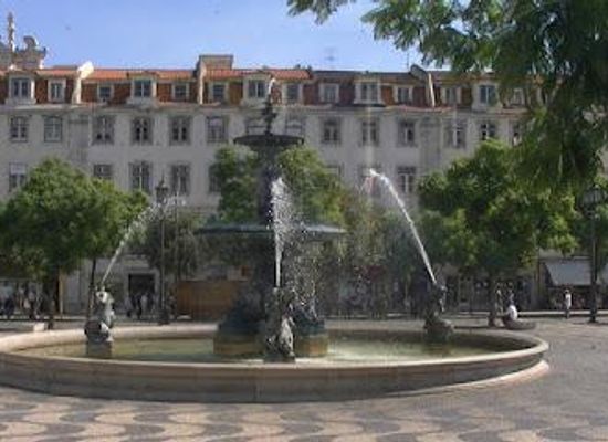 portugal/estremadura/landmark/praca-dom-pedro-iv-83