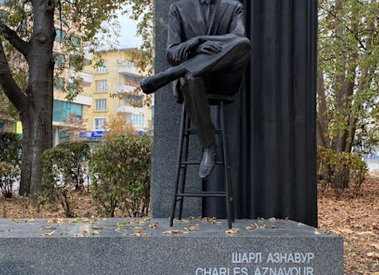 bulgaria/varna-region/landmark/charles-aznavour-monument