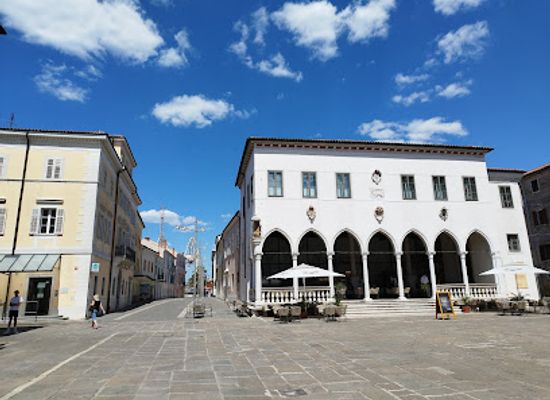 slovenia/koper/landmark/loza-loggia