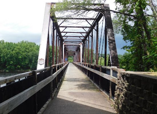 wisconsin/chippewa-valley/landmark/chippewa-river-trailhead