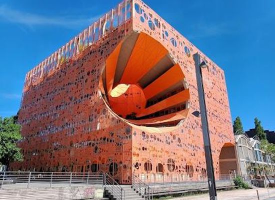 france/lyon/landmark/orange-cube
