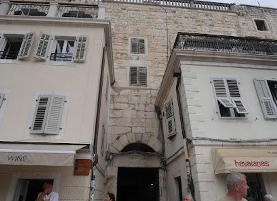croatia/dalmatia/landmark/brass-gate
