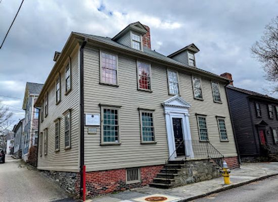rhode-island/newport-county/landmark/lucas-johnston-house