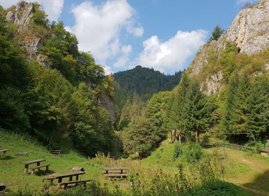 romania/brasov/stupini/landmark/solomon-s-rocks