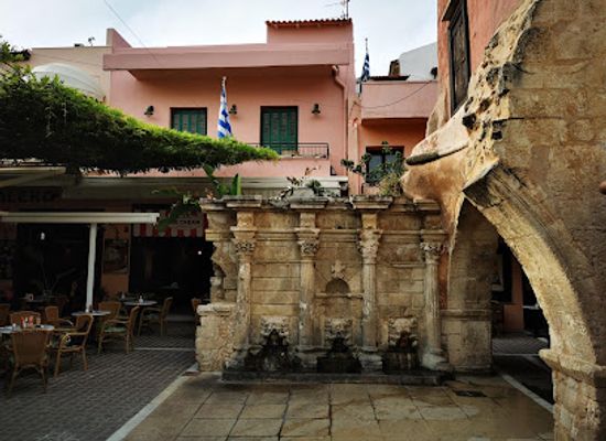 greece/crete/rethymno/landmark/rimondi-fountain