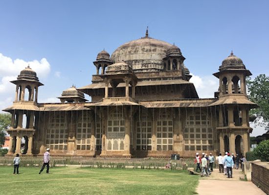 india/gwalior/landmark/tomb-of-muhammad-ghaus
