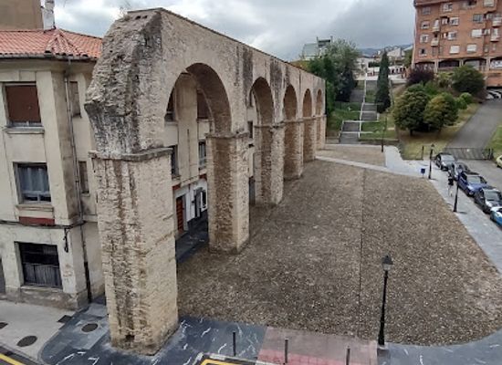 spain/oviedo/landmark/acueducto-de-los-pilares