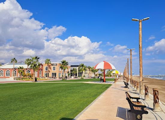 united-arab-emirates/fujairah-beach/landmark/umbrella-beach